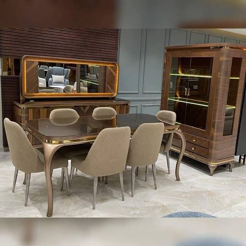 طاولة طعام