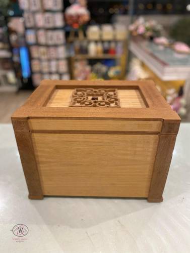  wooden box with dimensions of 40 cm width X 30 cm length X 27 cm height  