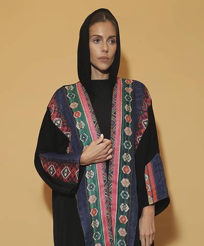 عباية تراثنا هويتنا
