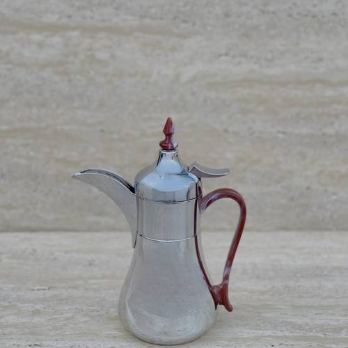 دلة قهوة فضي احمر