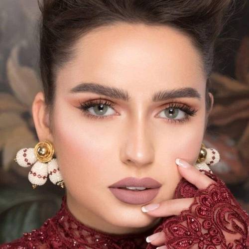 عدسات ناتشورال (Natural) ملونة شهرية مجموعة كور لون زيركون (Zircon) رمادي لامع