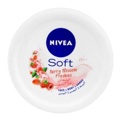 نيفيا سوفت (Nivea Soft) كريم مرطب منعش بعبير زهرة التوت لرائحة جذابة ونعومة - 100 مل
