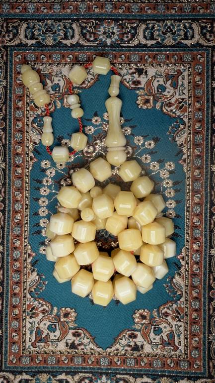 مسباح شبيهة الكهرمان 