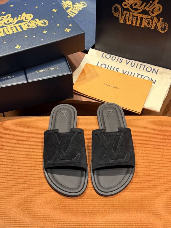 LOUIS VUITTON  - 46
