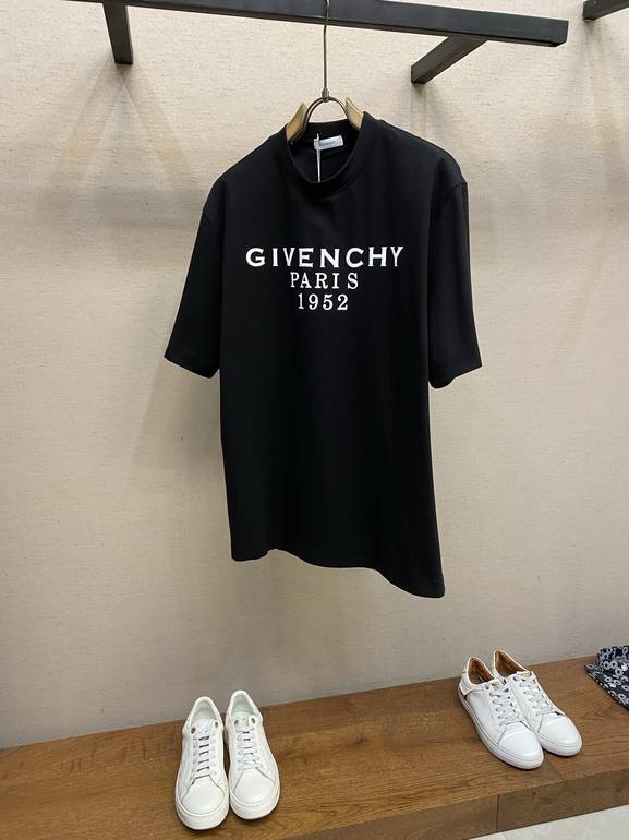 GIVENCHY  - XL