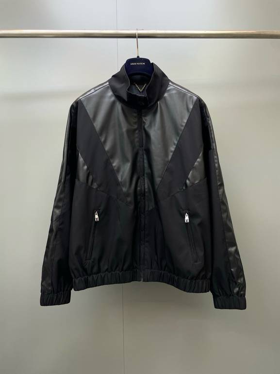 LOUIS VUITTON  - XL