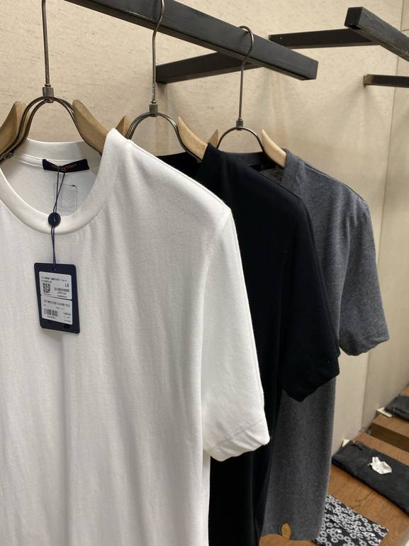 LOUIS VUITTON  - XL - اسود