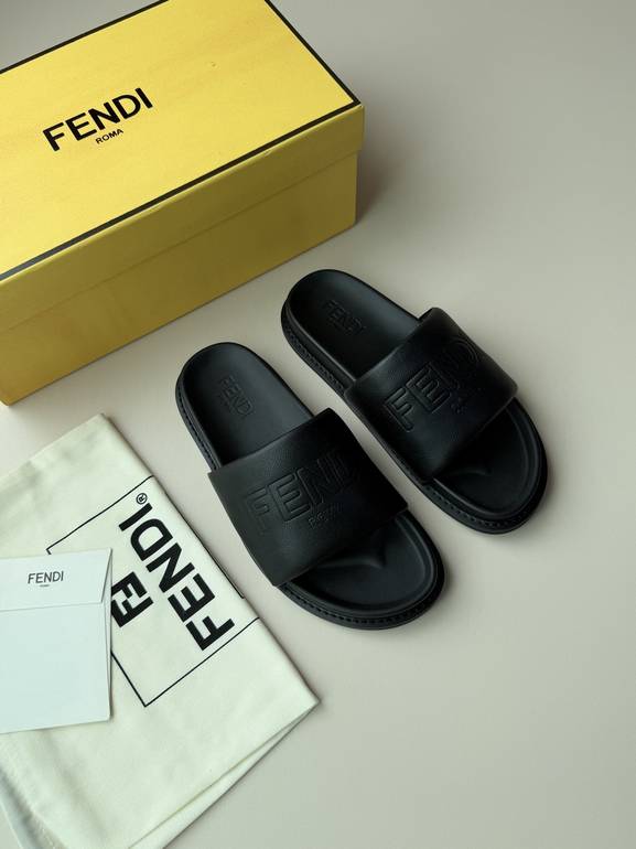 FENDI  - 46
