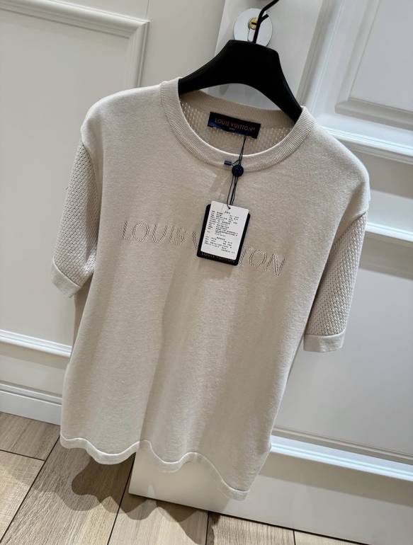 LOUIS VUITTON  - XL