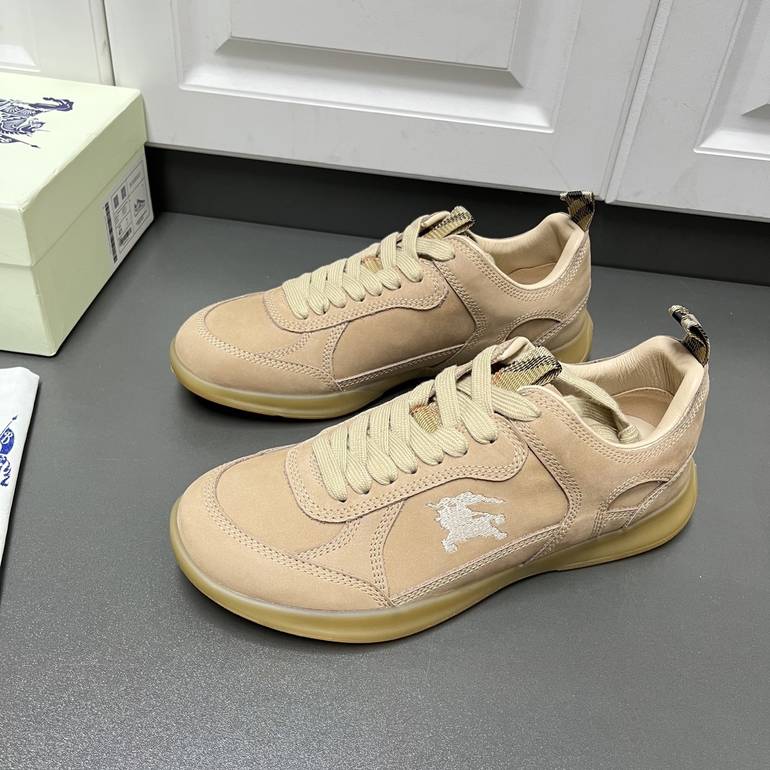 BURBERRY  - 45