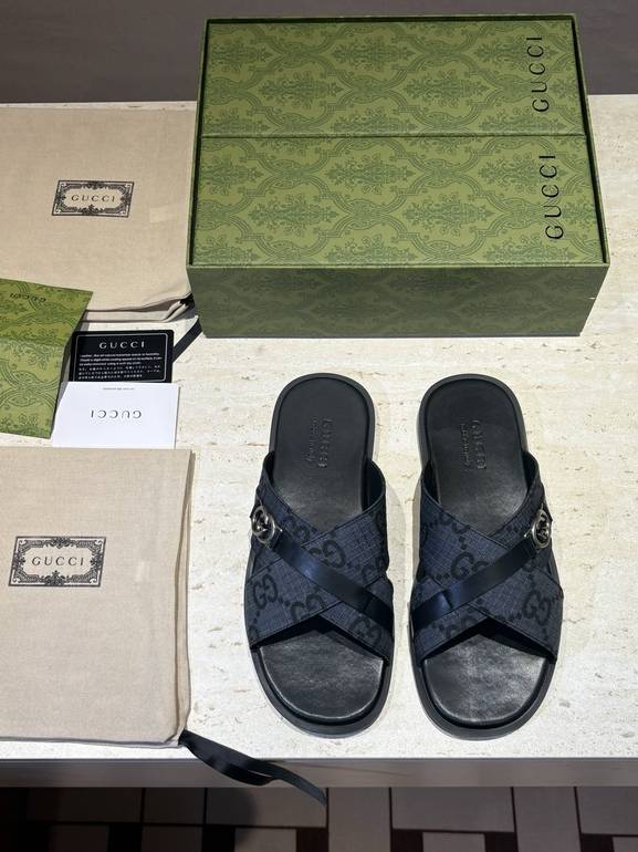 GUCCI  - 45