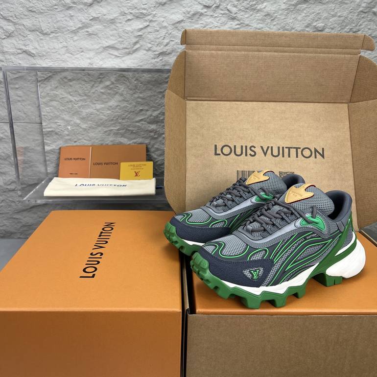 LOUIS VUITTON  - 45