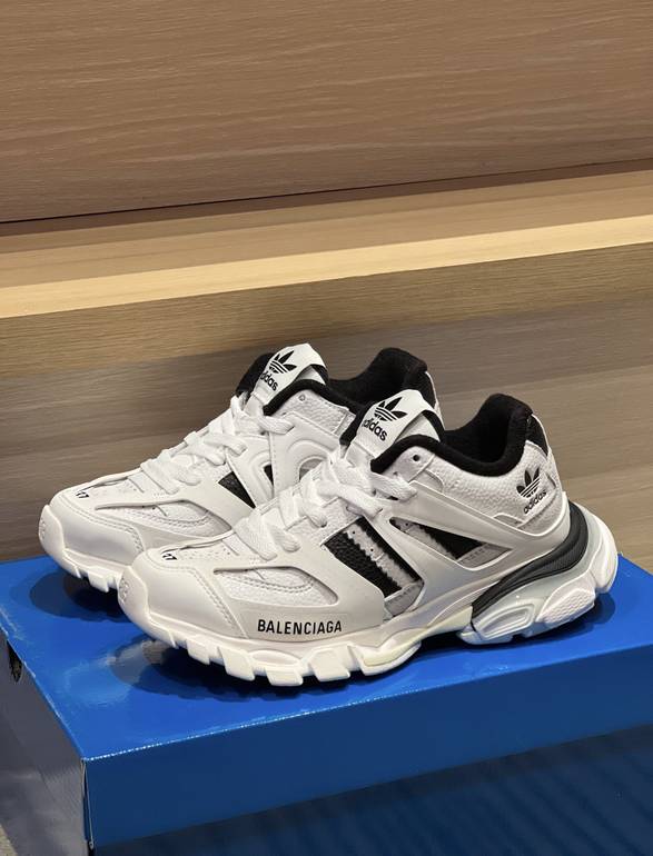 BALENCIAGA  - 36