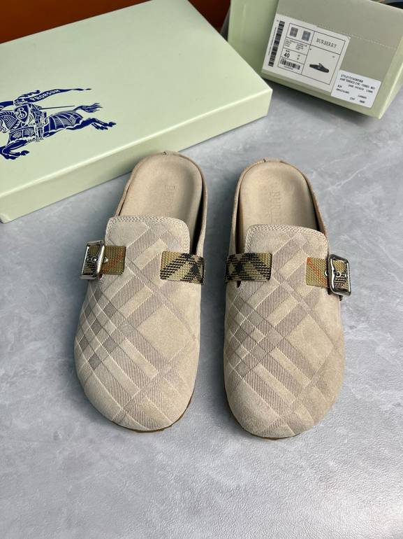 BURBERRY  - 45