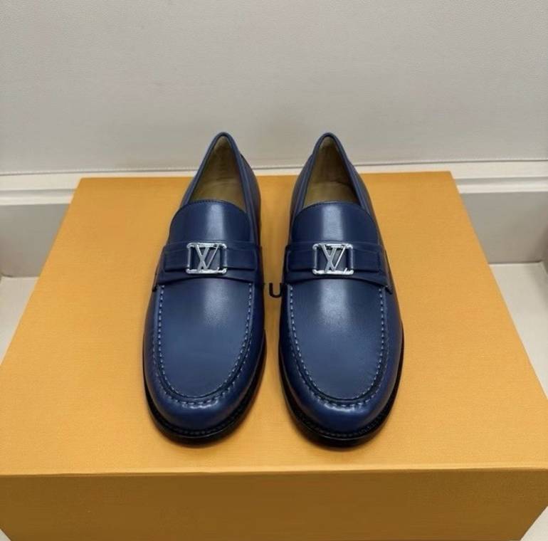 LV - 45 - اسود