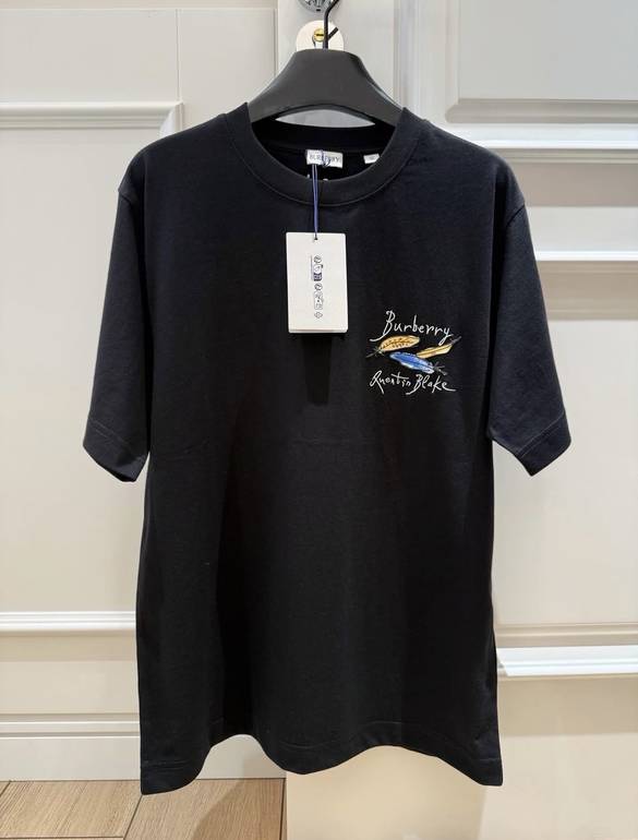 BURBERRY  - L - اسود