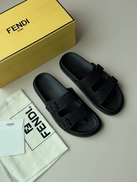 FENDI  - 46