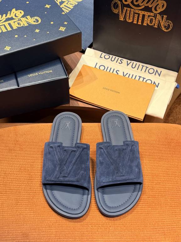 LOUIS VUITTON  - 46