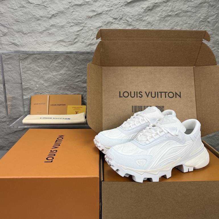LOUIS VUITTON  - 45