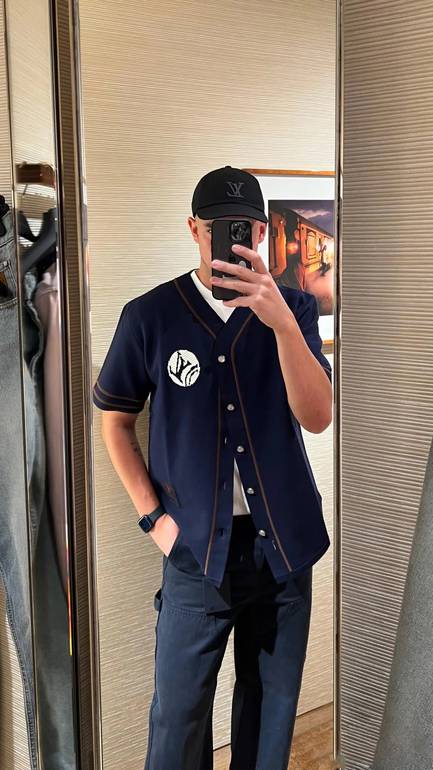 LOUIS VUITTON  - XL