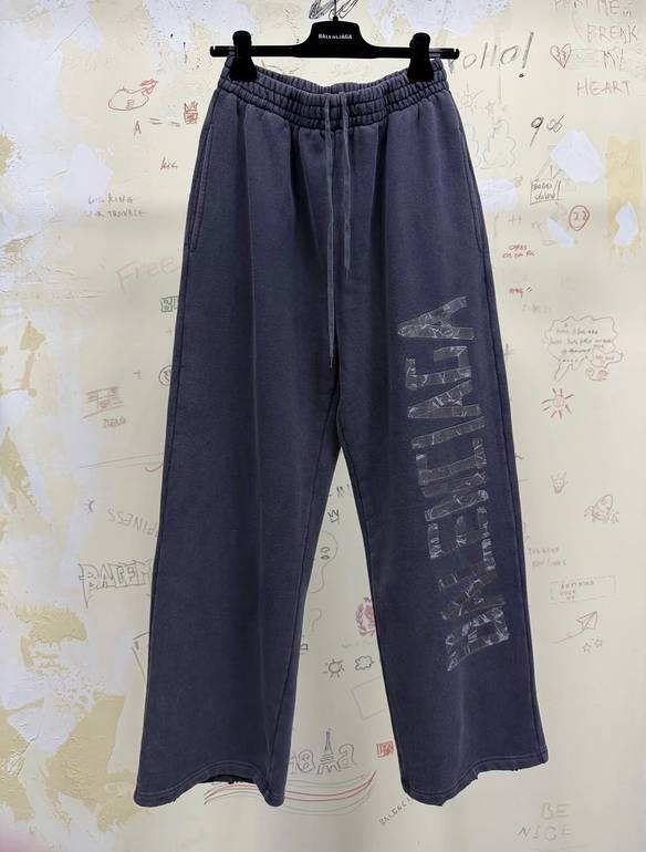 BALENCIAGA  - XL