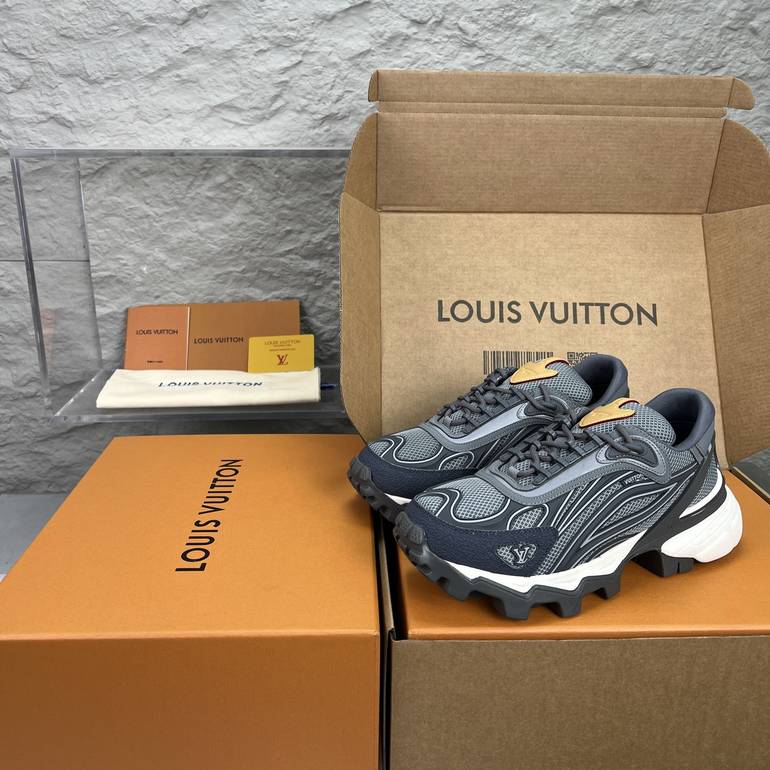 LOUIS VUITTON  - 45