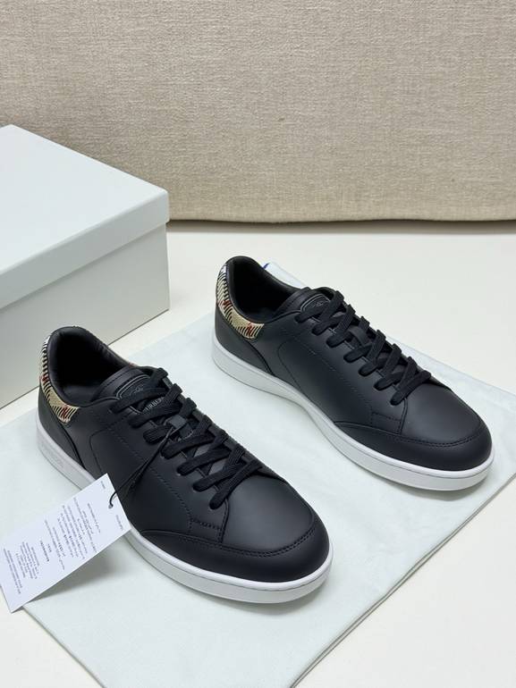 BURBERRY  - 45