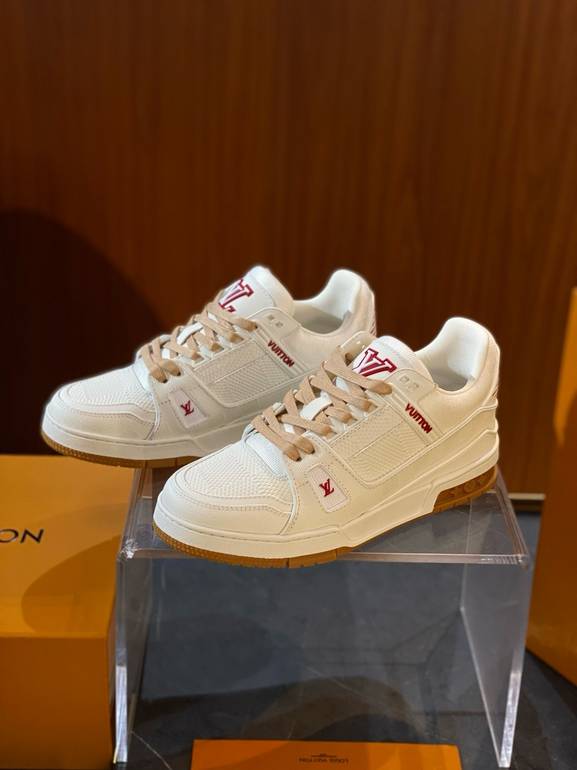 شوز LOUIS VUITTON اللون ابيض  - 46