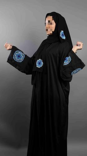 عبايه تطريز يدوي مع خرز لامع