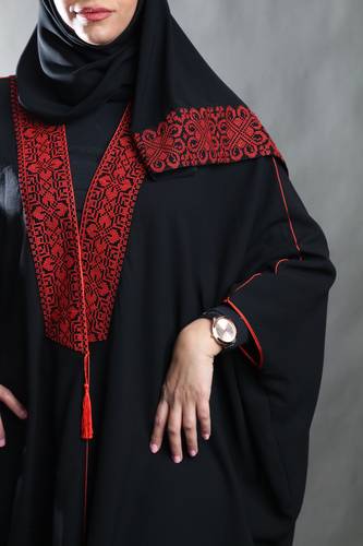 عبايه تطريز امامي