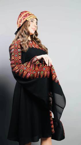 فستان قصير بتصميم ناعم