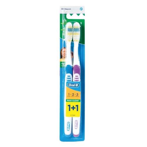 Oral-B Toothbrush Maxi Clean 1 + 1 Free