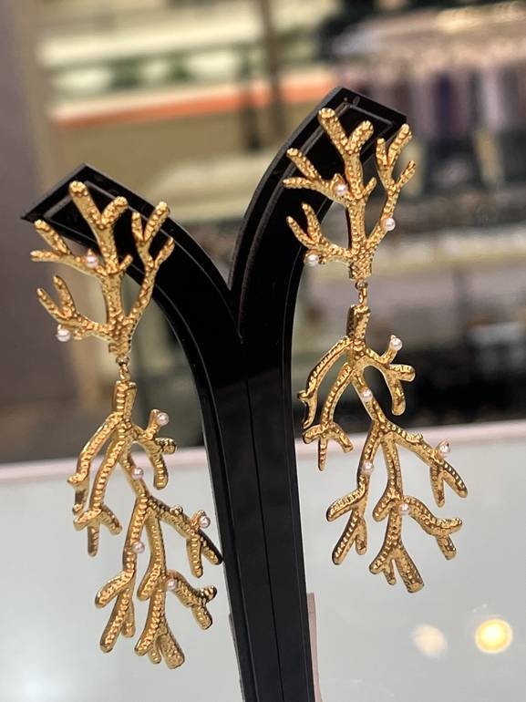 Trunk earring