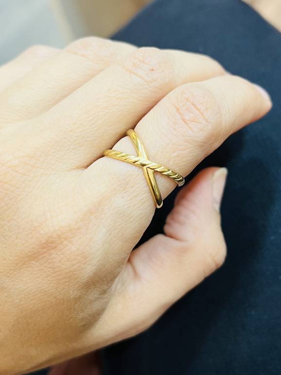 Free size ring