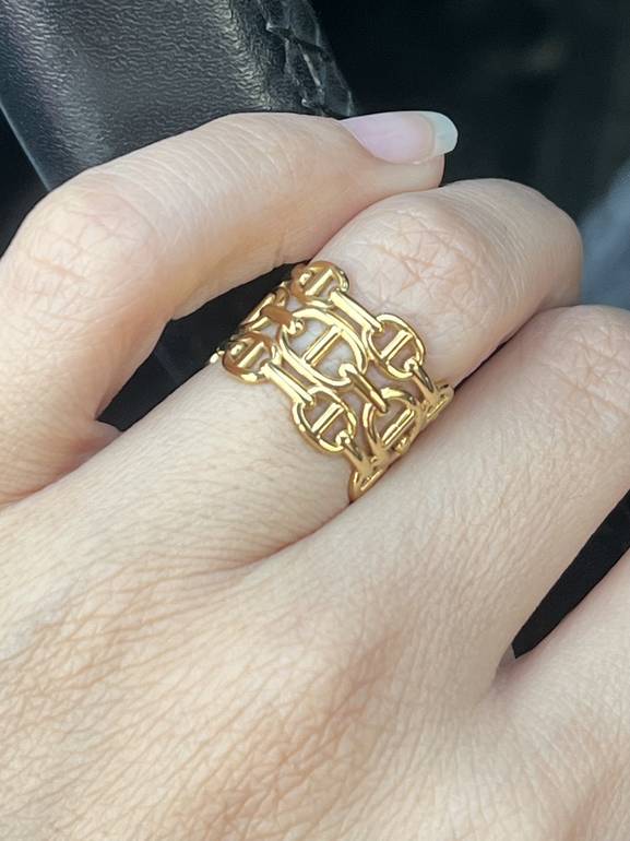 Free size ring 
