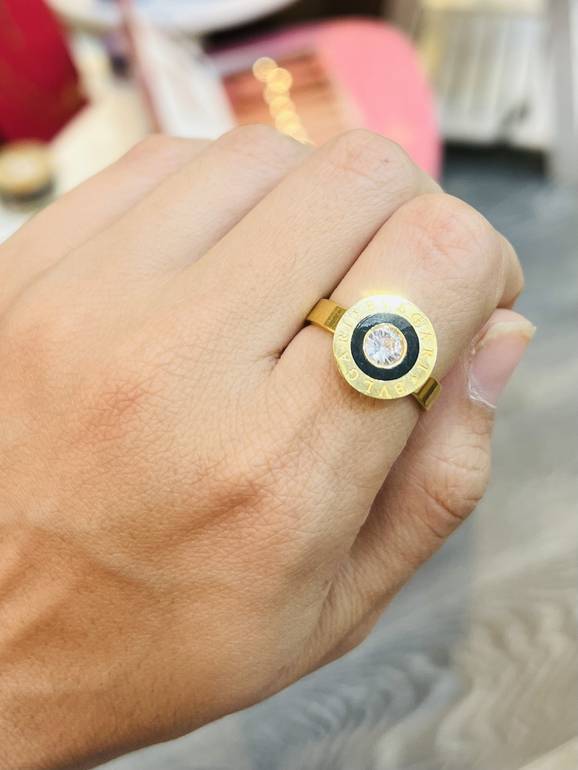 Black bvlag*ri ring with ring 