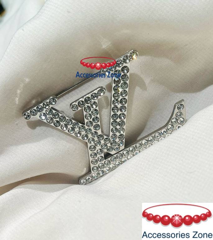 Brooch 