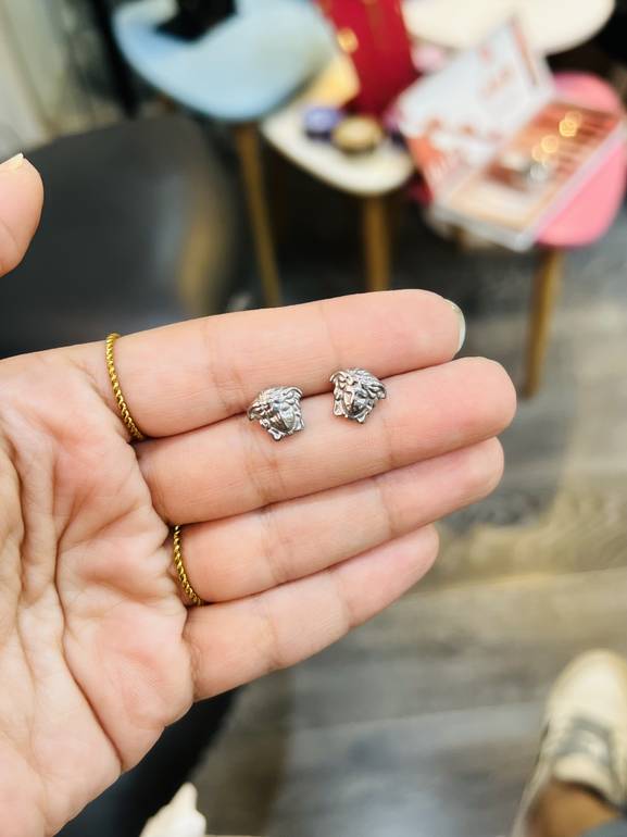 Silver vers*ce earring 