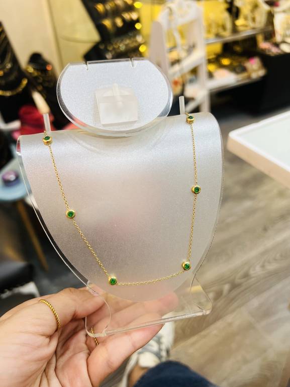Green stones necklace 2