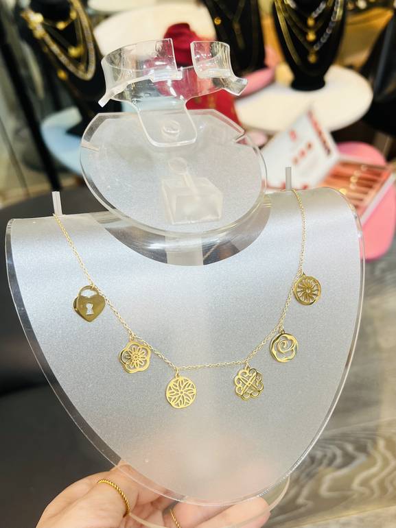 Short necklace 120