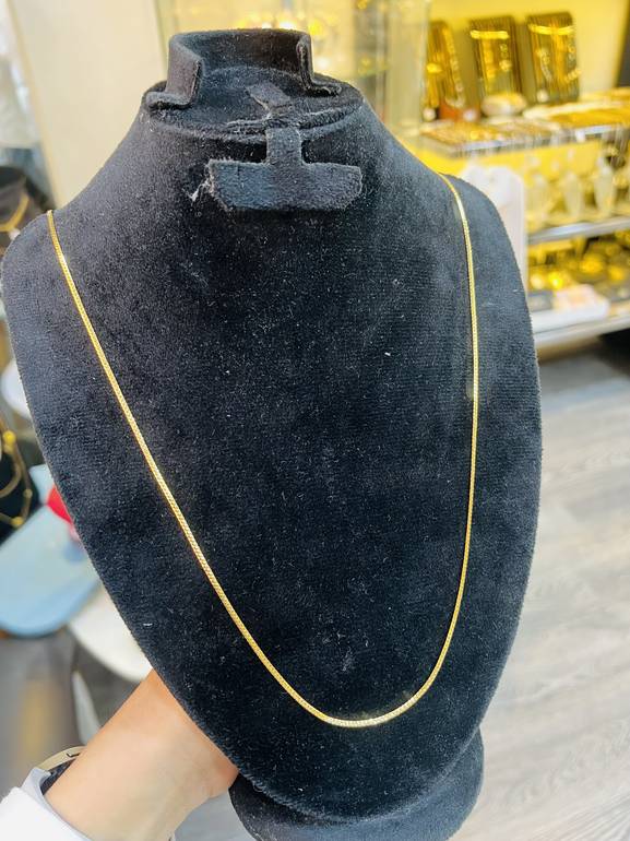 Long necklace 