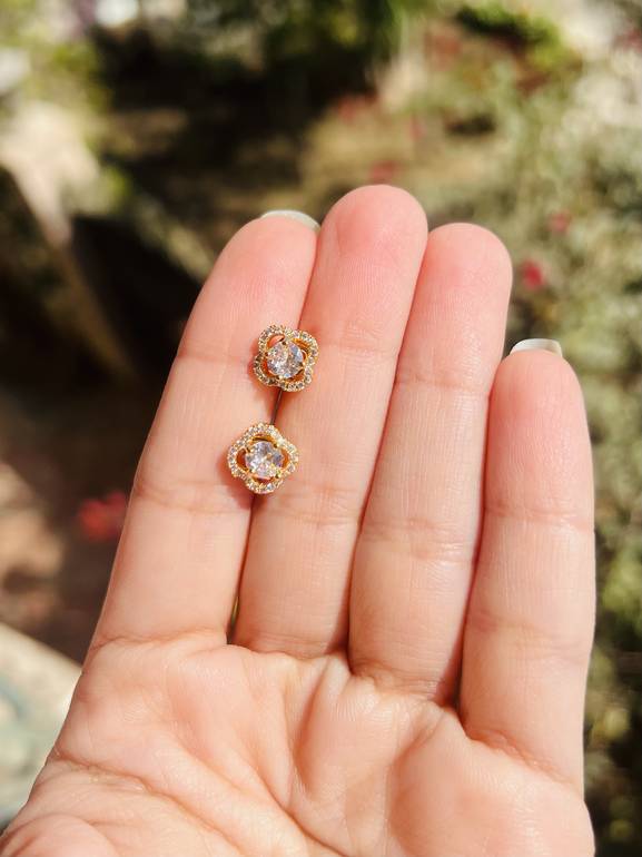Square Earring with stones 