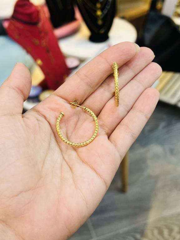 Small circle earring  