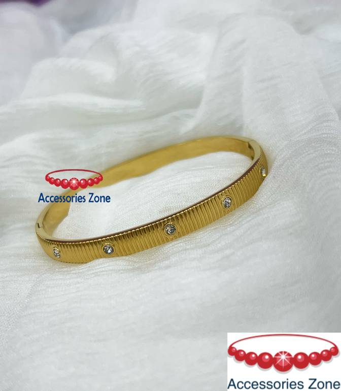 Bracelet with stones 