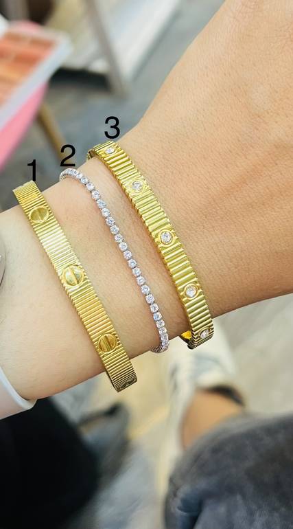 New style Carti*r Gold bracelet 