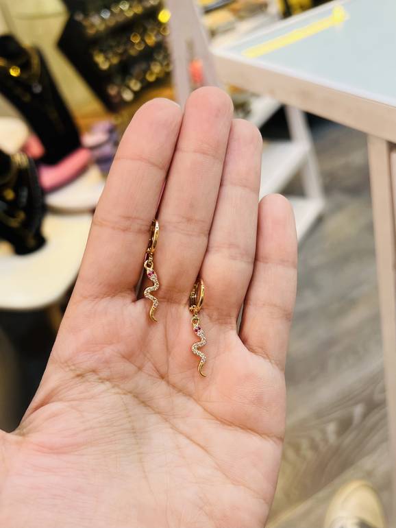 Snake earring gold 