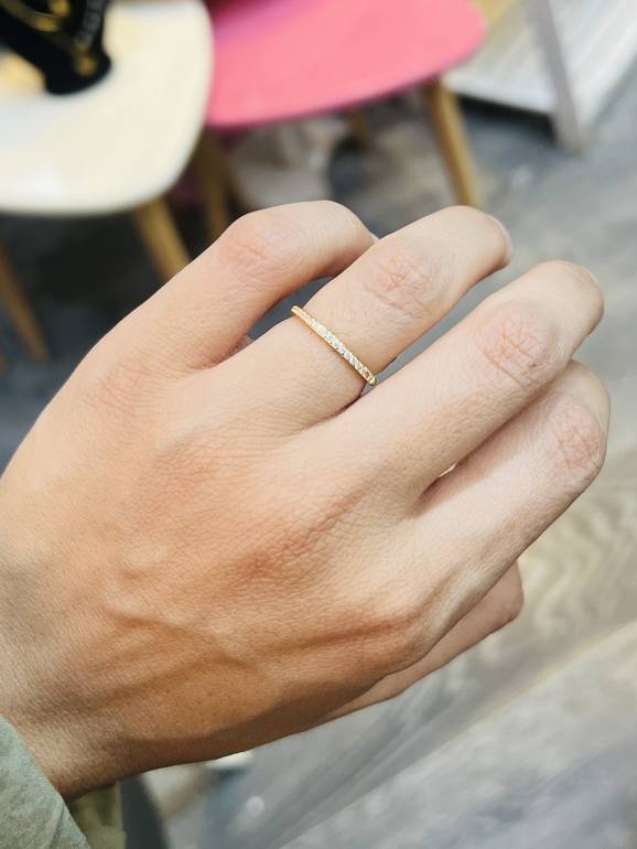 Gold band او محبس 