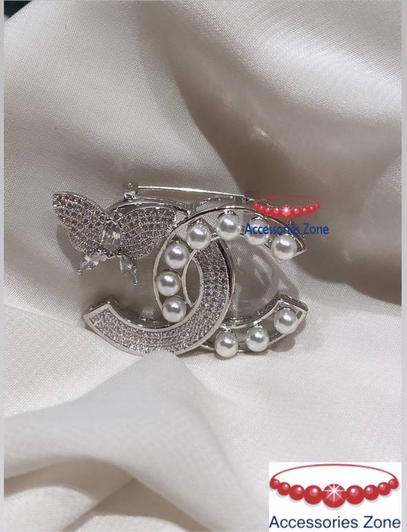 Brooch 