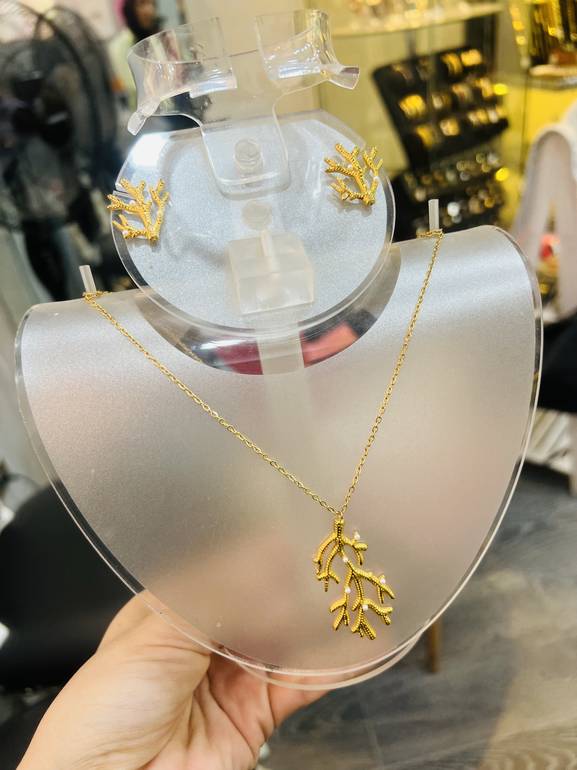 Elegant set