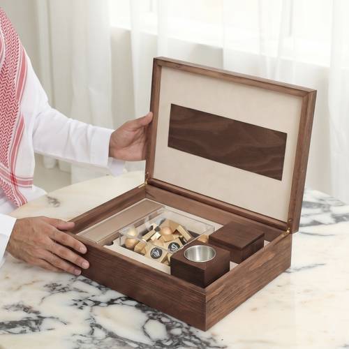 هدايا فاخرة بالعود والبخور | فن الإهداء السعودي